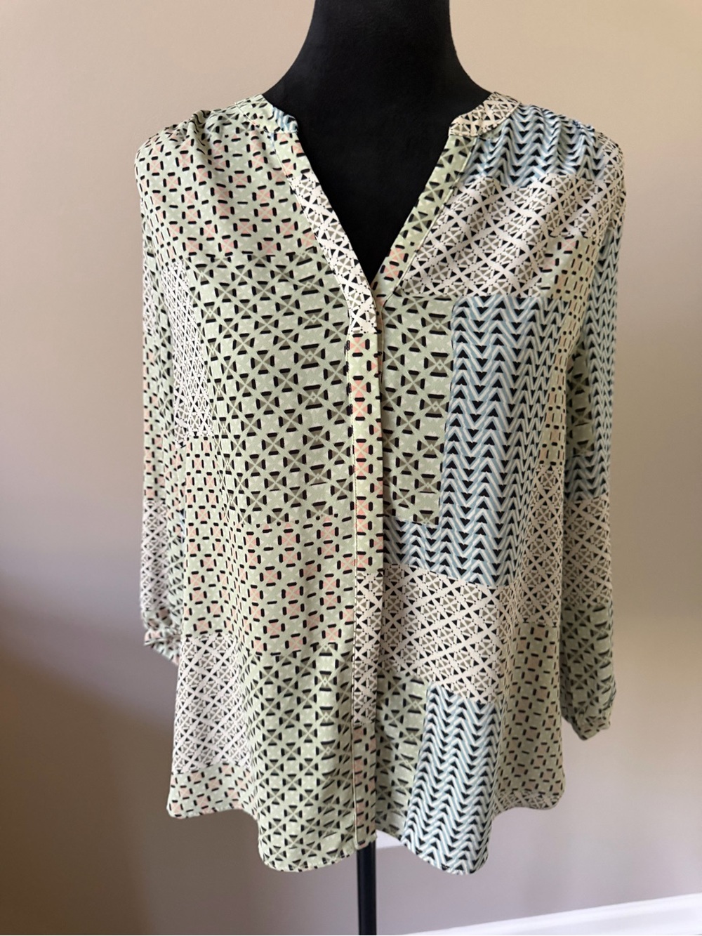 NYDJ Light Green Patterned Blouse - Casual Button Front 3/4 Sleeves SMALL